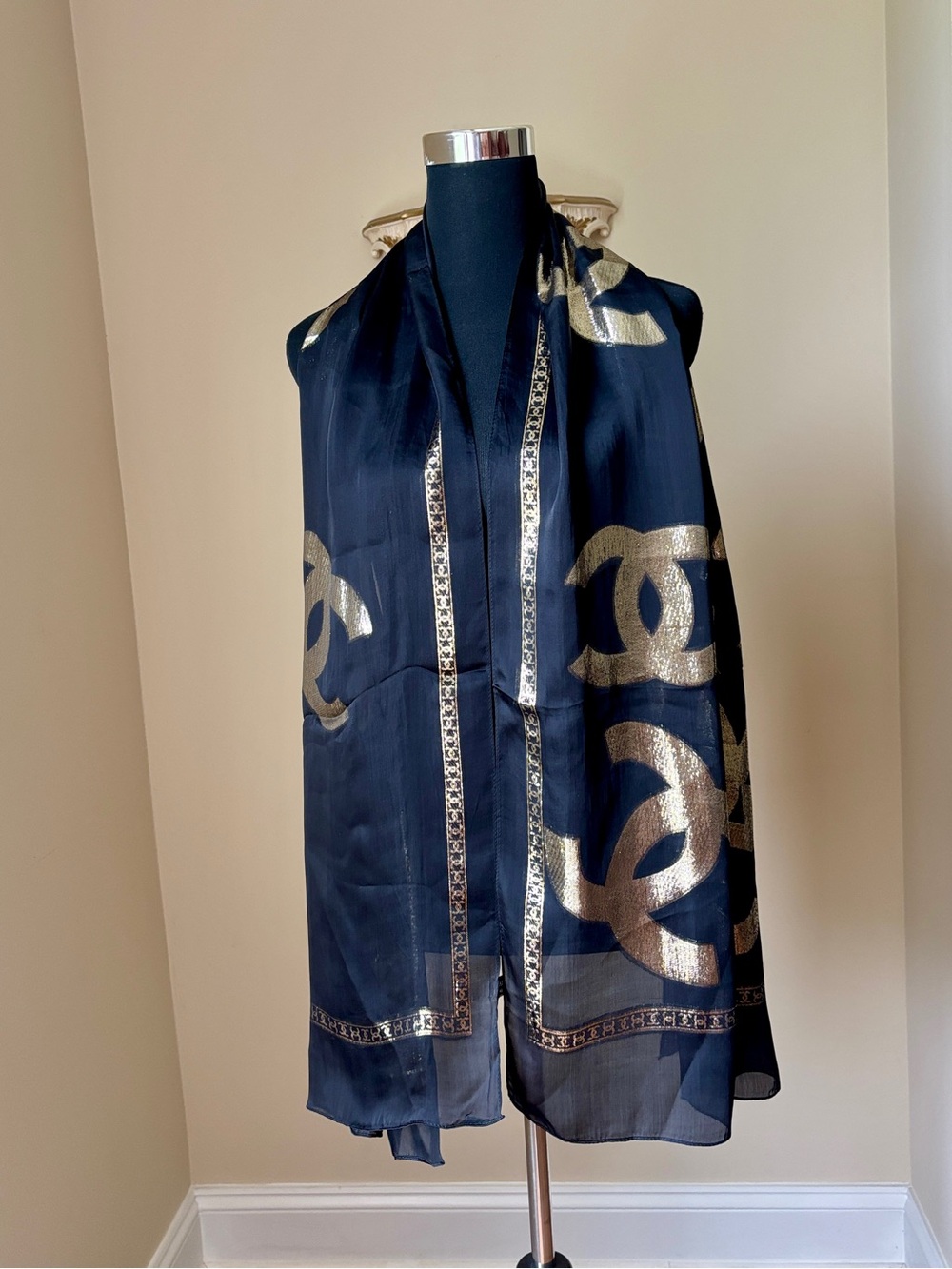 CHANEL CC Logo Translucent 100% Silk Scarf in Black EUC